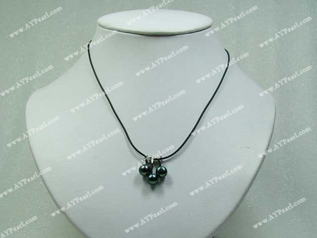 black pearl necklace