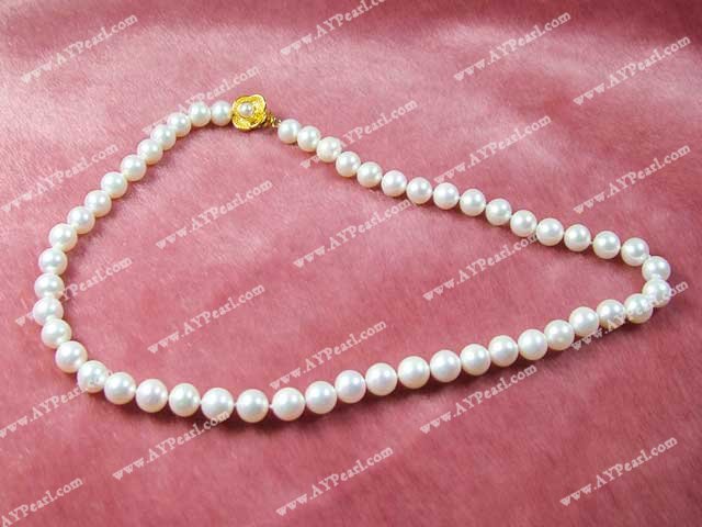 AAA freshwater pearl neckace