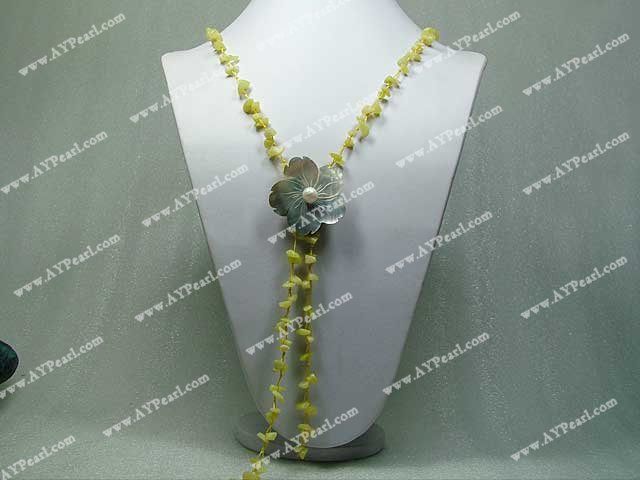 collier de coquillages d'olive