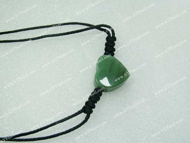 jade en forme de collier de pêche