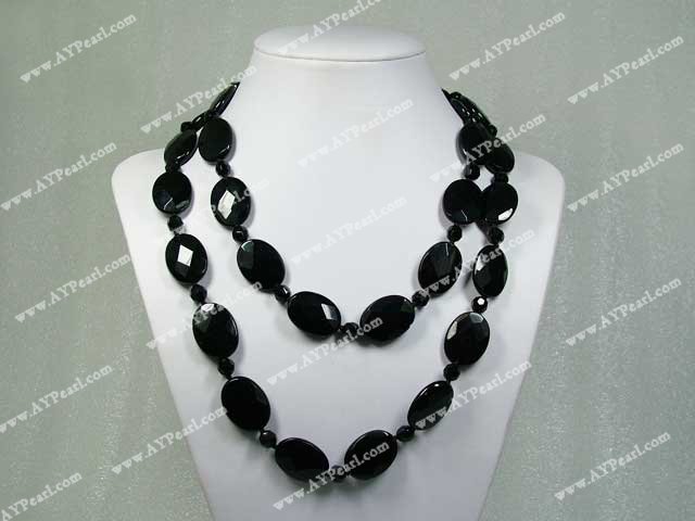 collier en cristal noir