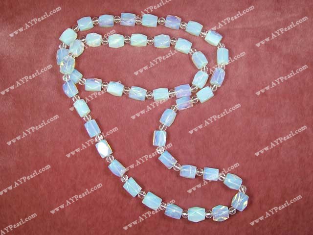 colier de cristal alb opal