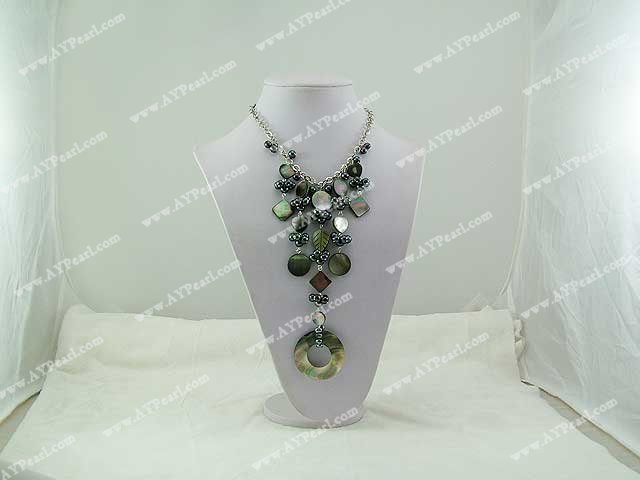 black lip shell pearl necklace