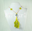 AA pearl olive necklace