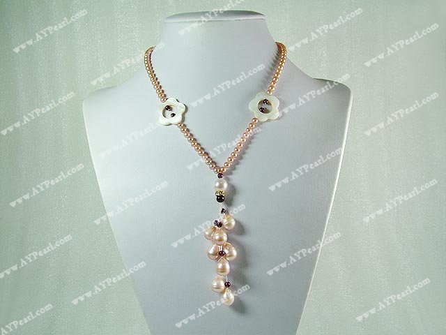 AA pearl shell necklace