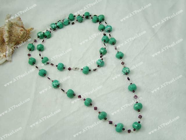 collier de turquoises grenat