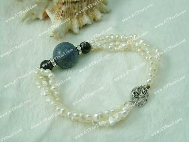 pearl bracelet