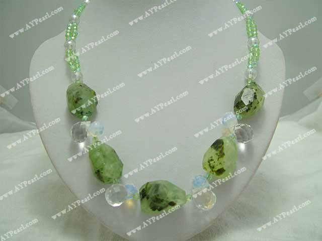 Green quartz rutile collier en cristal