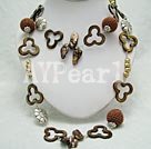 pearl shell necklace