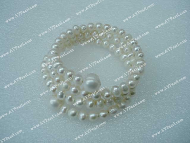 pearl bracelet