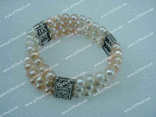 pearl bracelet