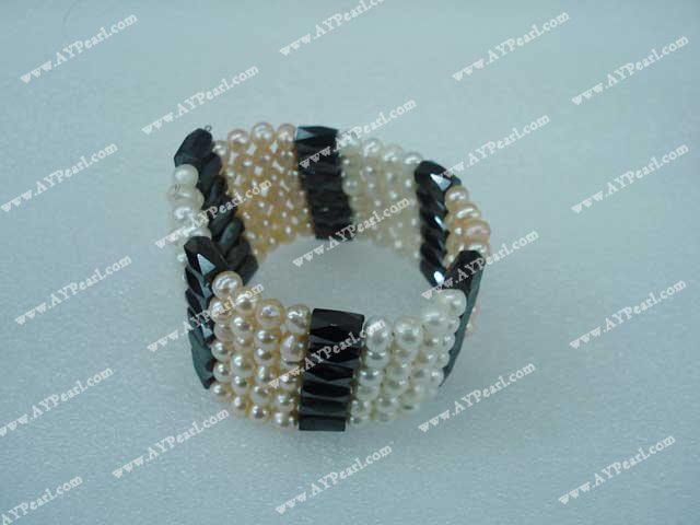 pearl bracelet