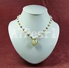 pearl coloured glaze neckalce