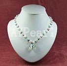 Pearl farget glasur neckalce