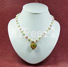 Pearl farget glasur neckalce