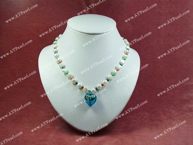 glacis de couleur perle neckalce