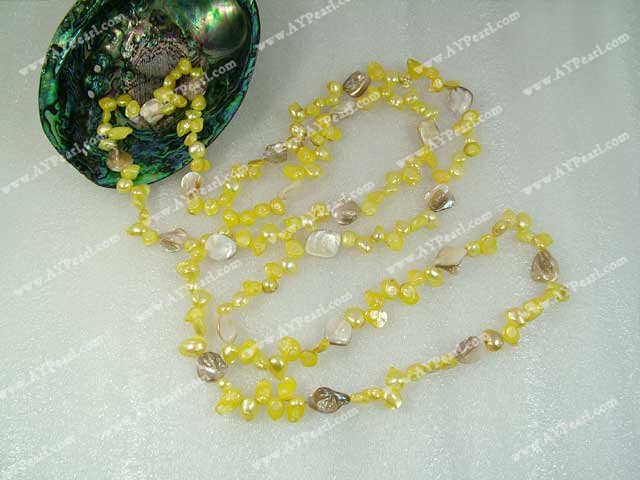 dyed pearl shell necklace