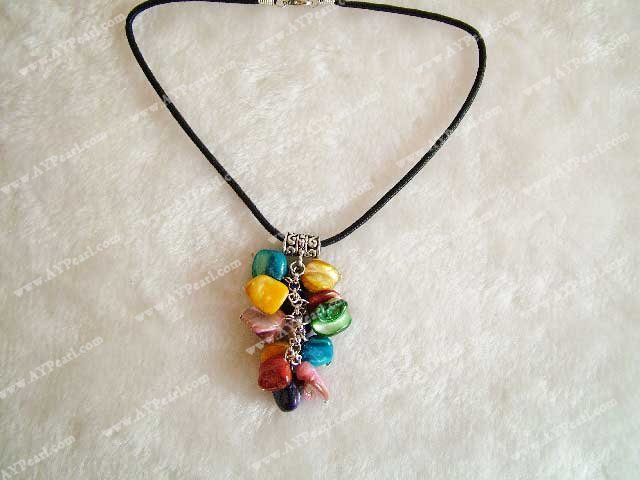 multicolor Mother of pearl necklace