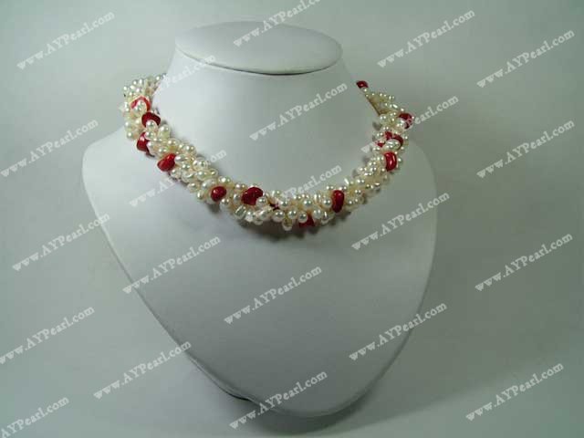 collier de perles de corail