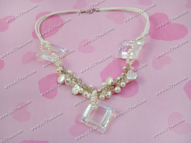 pearl crystal necklace
