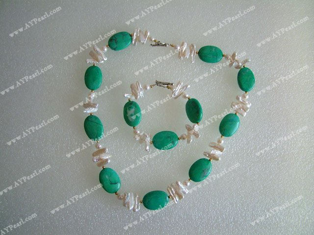 Turquoise pearl necklace