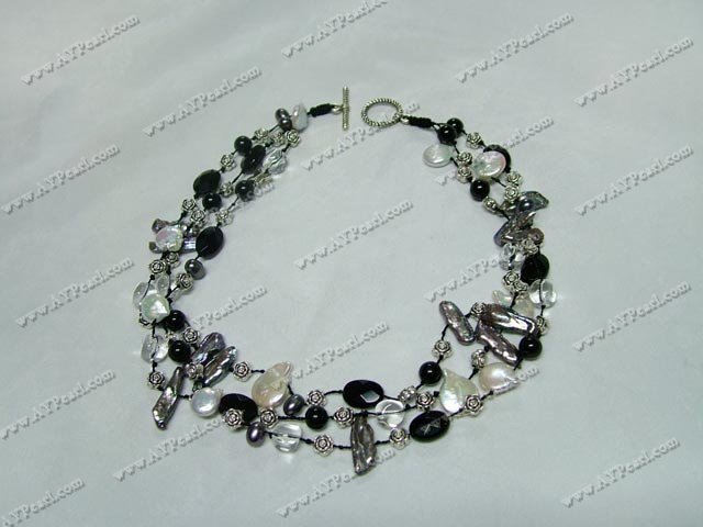 collier de perles de cristal Biwa