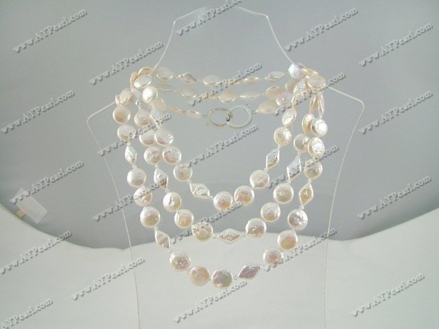 bouton collier de perles