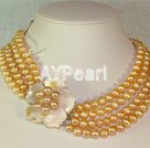 pearl necklace
