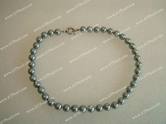 Seashell bead necklace