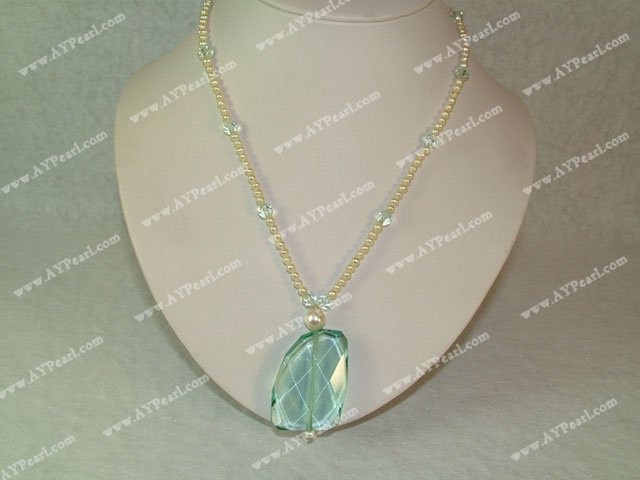 collier de perles de quartz bleu