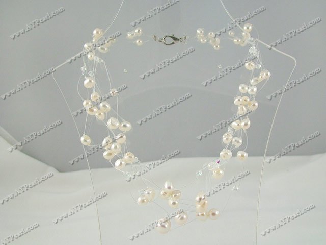 crysal pearl necklace