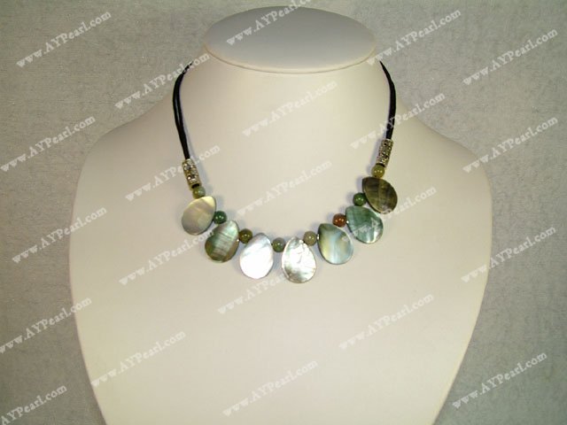 Mother of pearl Indian agate necklace