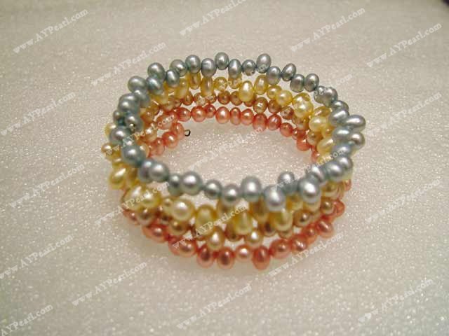 Dyed pearl bracelet