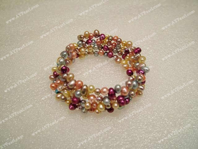 Dyed pearl bracelet