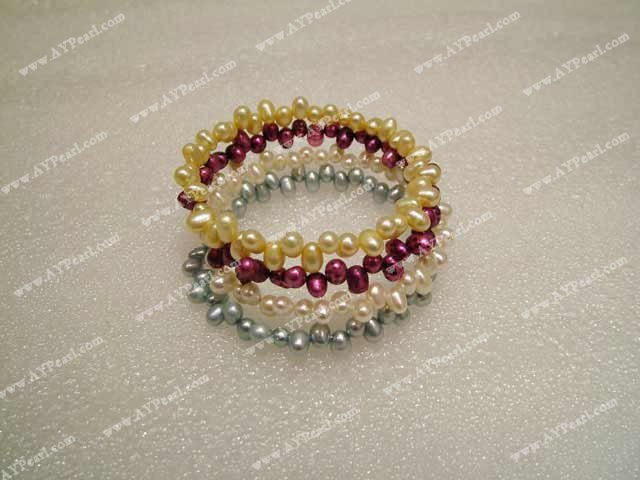 Dyed pearl bracelet