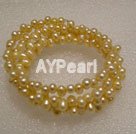 Dyed pearl bracelet