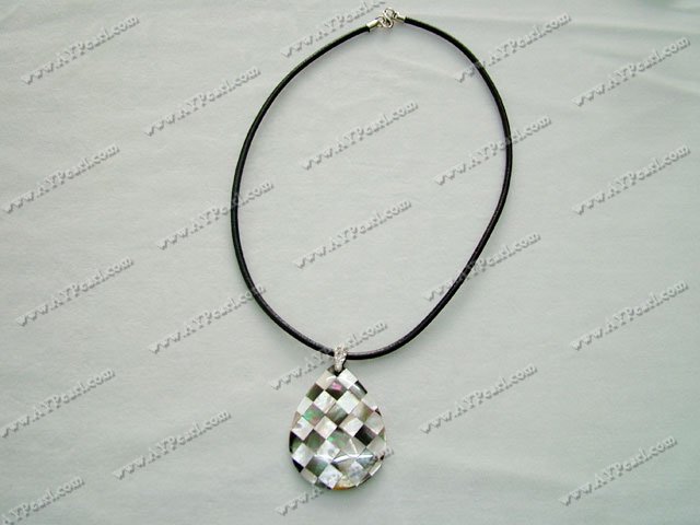 Shell Jewelry Wholesale-shell pendant necklace