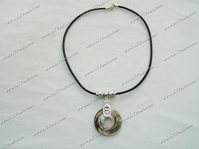 Shell Jewelry Wholesale-shell pendant necklace