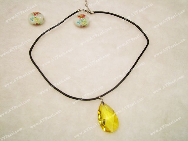crystal waterdrop pendant necklace
