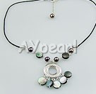 shell necklace 