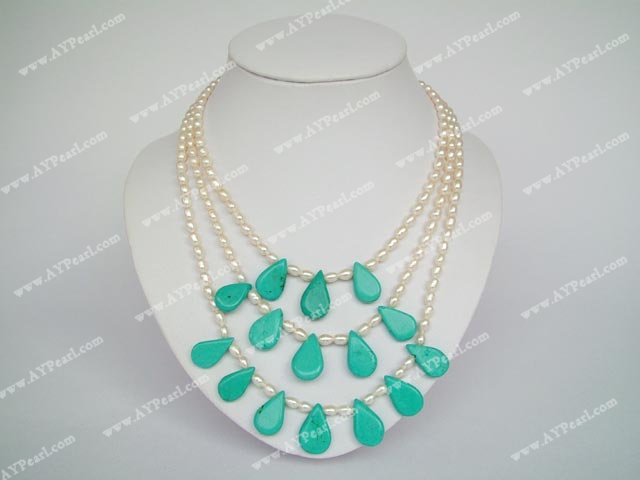 Collier de perles turquoise