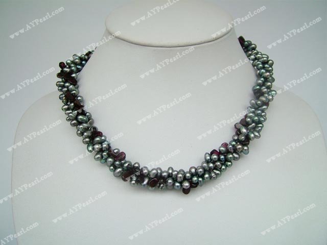 collier de perles noires