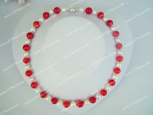 Pearl Korallenkette