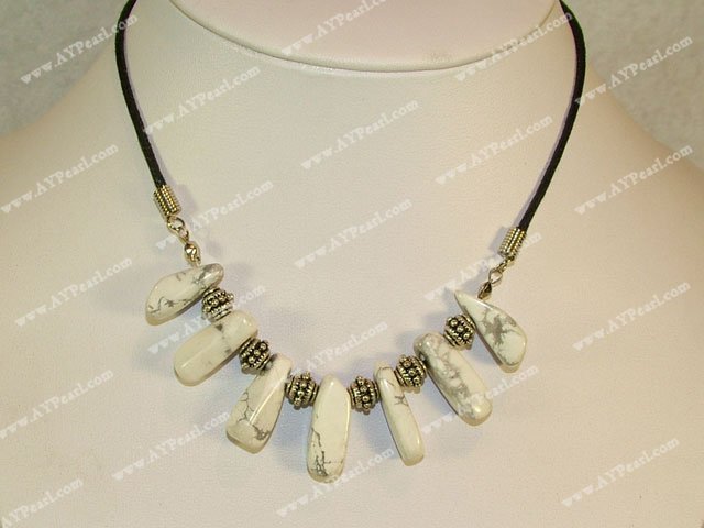 Howlite halskjede
