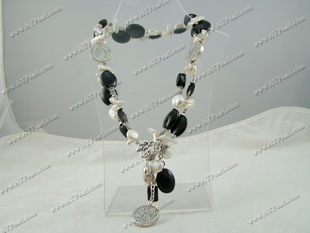 Biwa pearl black agate necklace