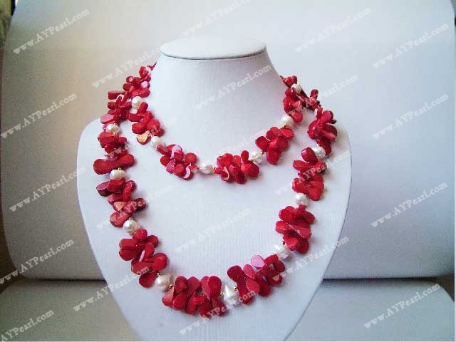 collier de perles de corail