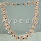 A class pearl garnet necklace