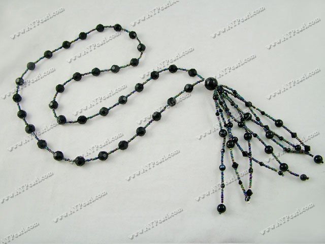 collier en cristal noir