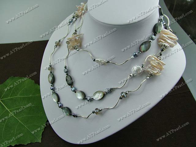 Biwa Pearl Black Shell Kristallhalsband