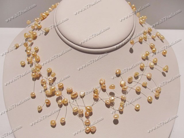 fantastic pearl necklace